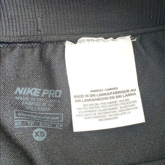 Nike Crops - Picture 3 of 3